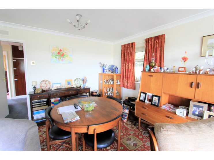 £375,000
